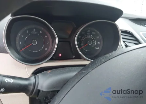 2016 Hyundai Elantra Se z USA, uszkodzony, nr VIN 5NPDH4AE3GH748704